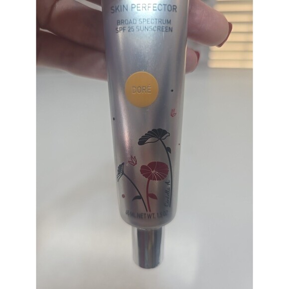 Erborian CC Cream High Definition Radiance Face Cream in Dore 1.5 oz - Picture 3 of 7